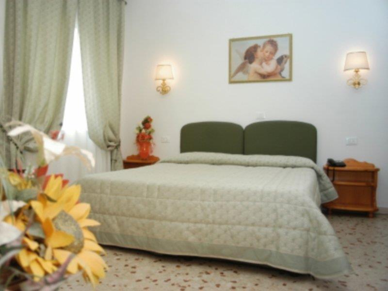טרצ'ינה Villa Del Sole מראה חיצוני תמונה