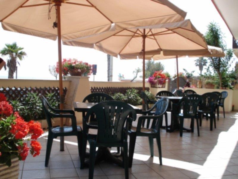 טרצ'ינה Villa Del Sole מראה חיצוני תמונה