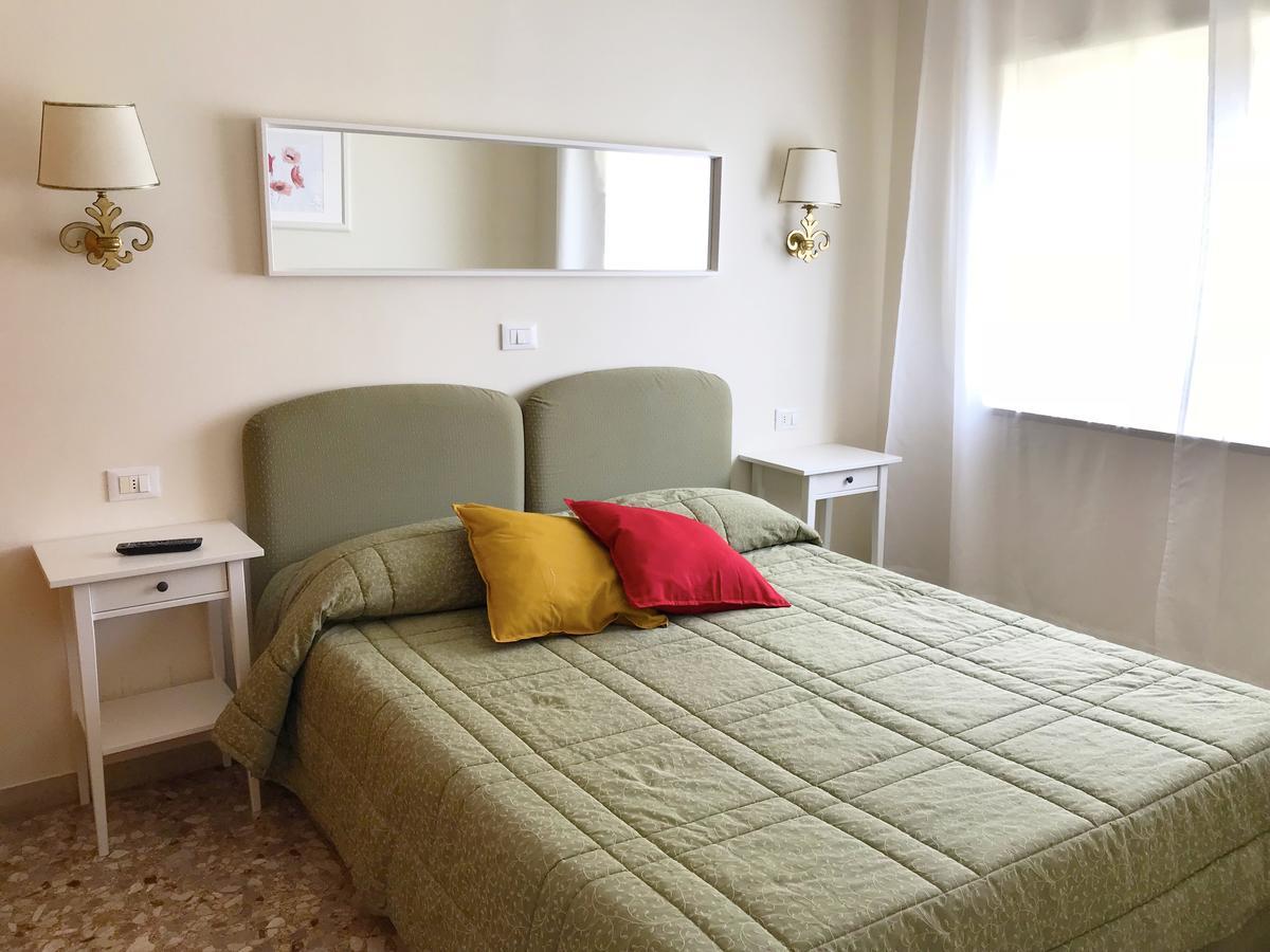 טרצ'ינה Villa Del Sole מראה חיצוני תמונה
