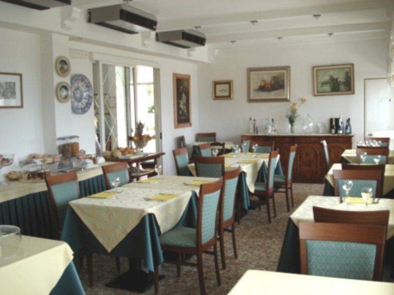 טרצ'ינה Villa Del Sole מראה חיצוני תמונה
